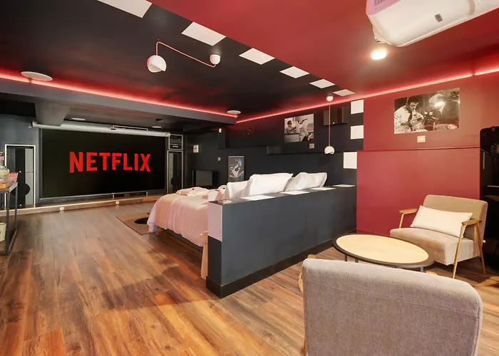 Cinema Room Haut De Gamme Avec Balneotherapie