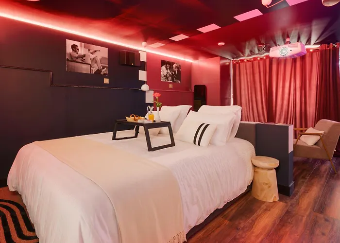 Cinema Room Haut De Gamme Avec Balneotherapie